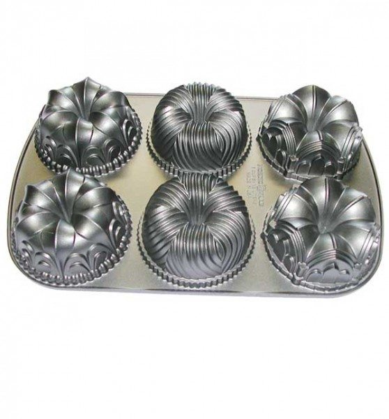 Nordic Ware Backform Garland Bundt Pan